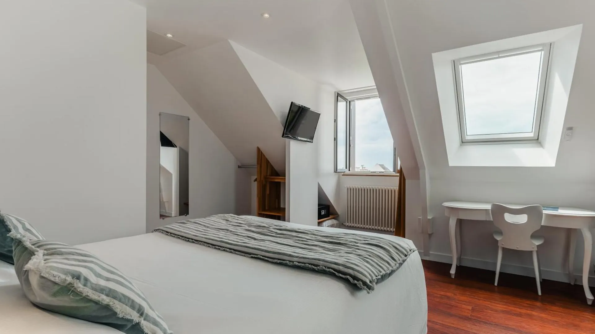 Hotel Spa De La Citadelle Lorient Port-Louis 3*,  Γαλλία